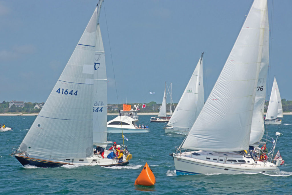 how does sailboat racing work